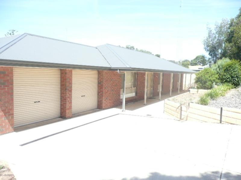 9 Houghton Street, Clare SA 5453