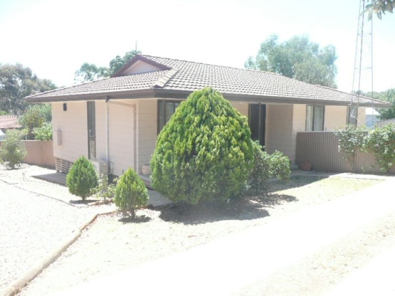 3 Newton Long Drive, Clare SA 5453