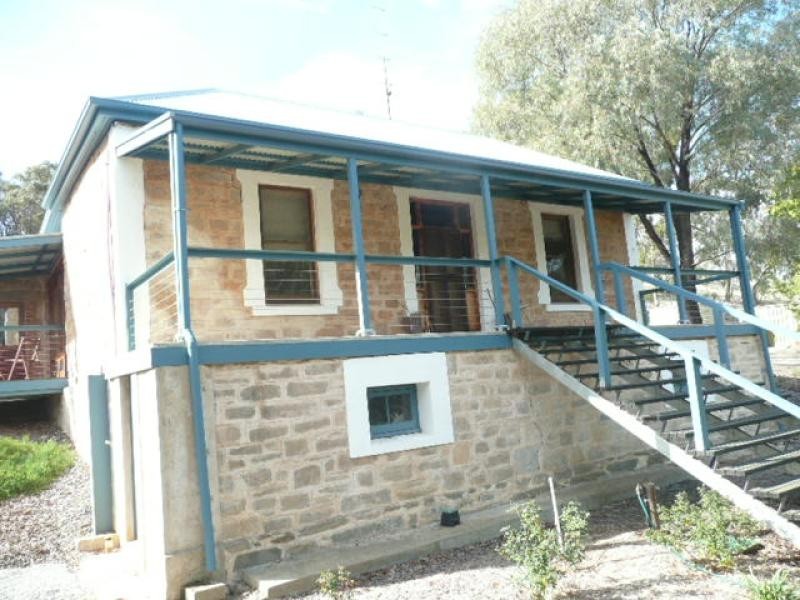 33 Warenda Road, Clare SA 5453