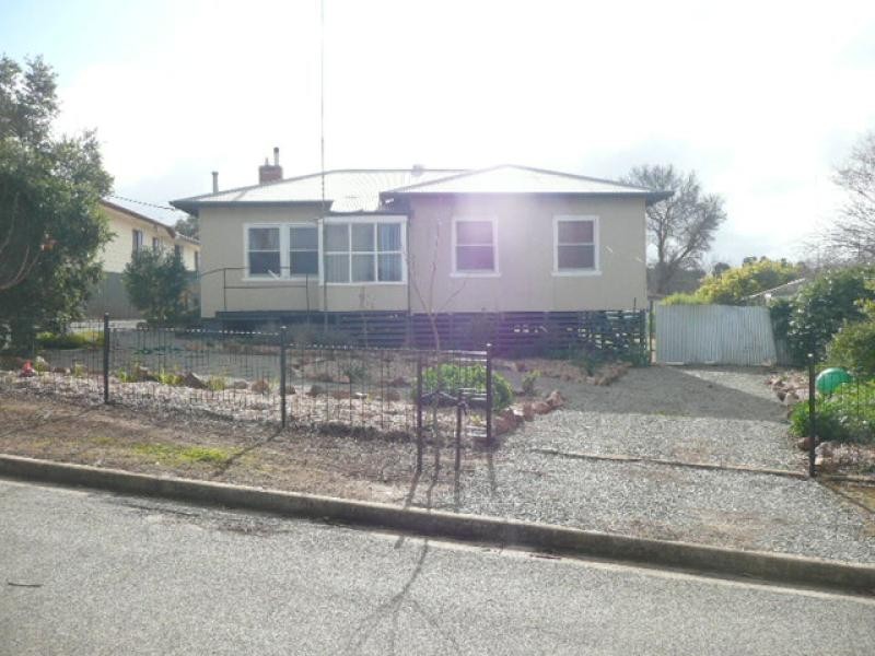 15 Kelly Street, Clare SA 5453