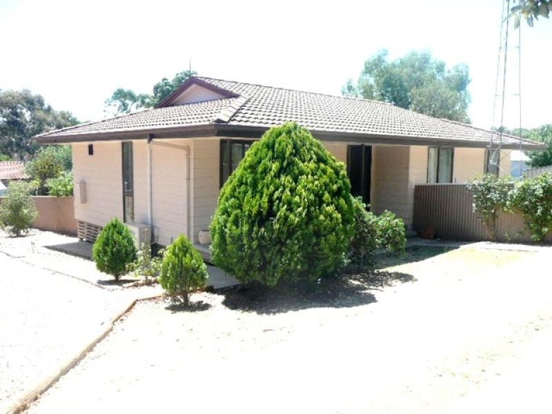 3 Newton Long Drive, Clare SA 5453