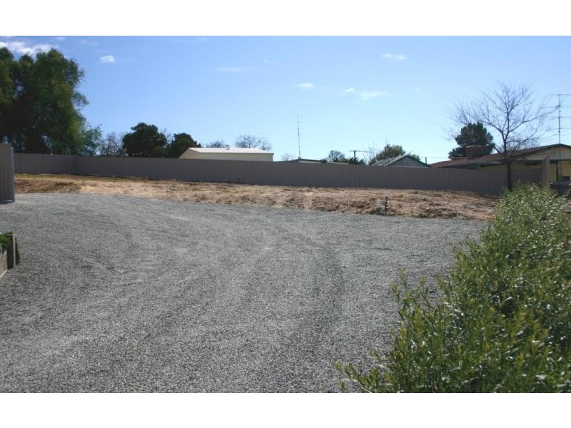 1 Bright Street, Clare SA 5453