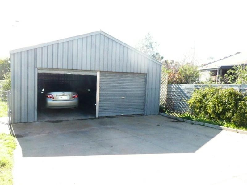 13 Queen St, Burra SA 5417