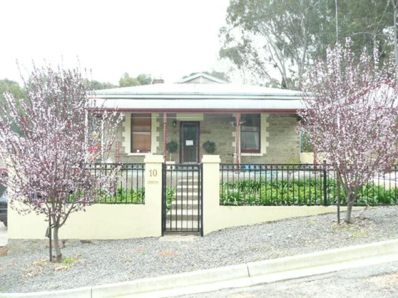 10 Wright Street, Clare SA 5453