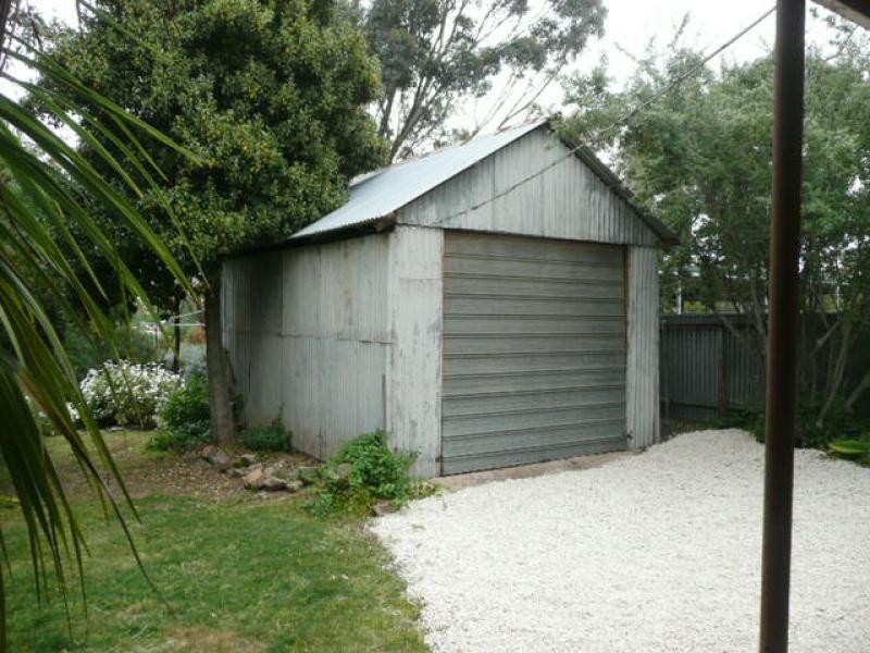 27 Mill Street, Clare SA 5453