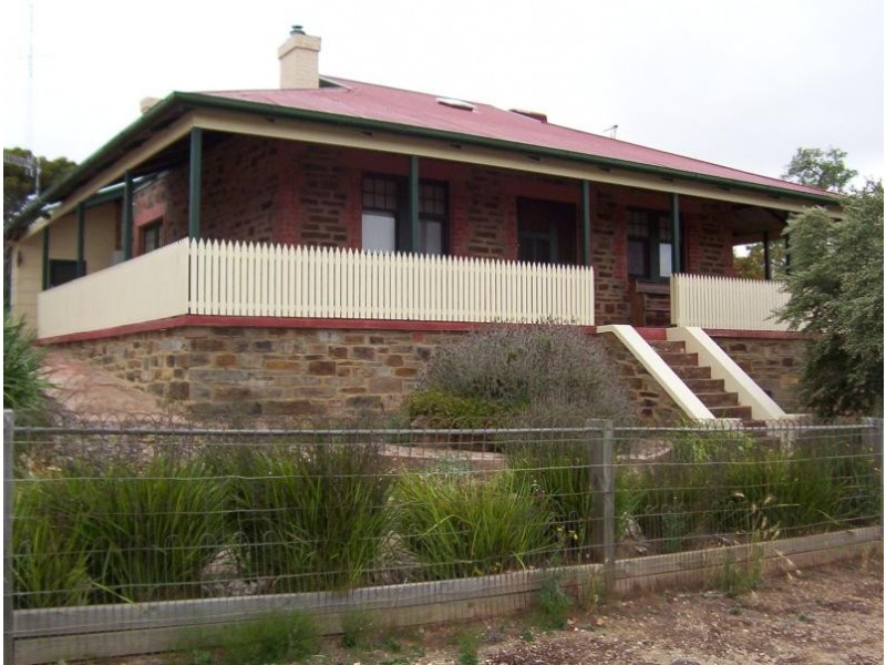 8 Church Street, Burra SA 5417