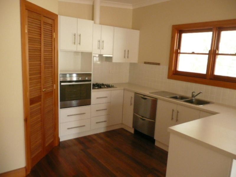 20 Albert Street, Clare SA 5453