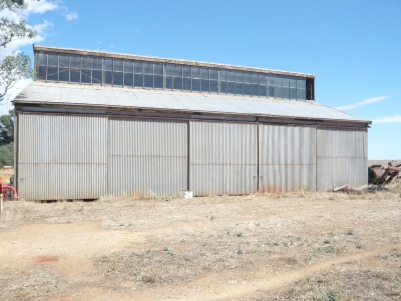 235 .44ha Popperinghi 581.9acs, Hallett SA 5419