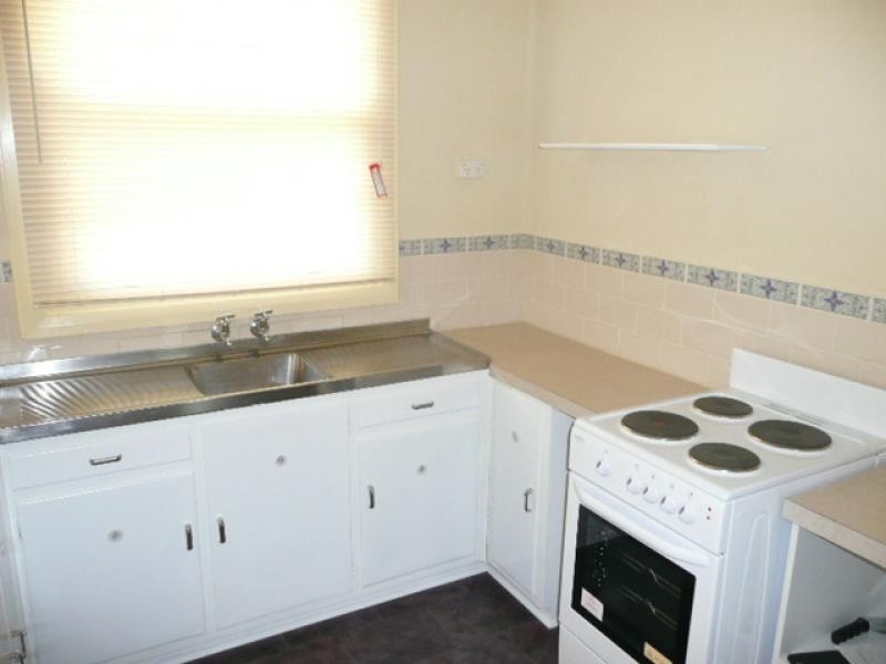 13 Melrose Ave, Clare SA 5453