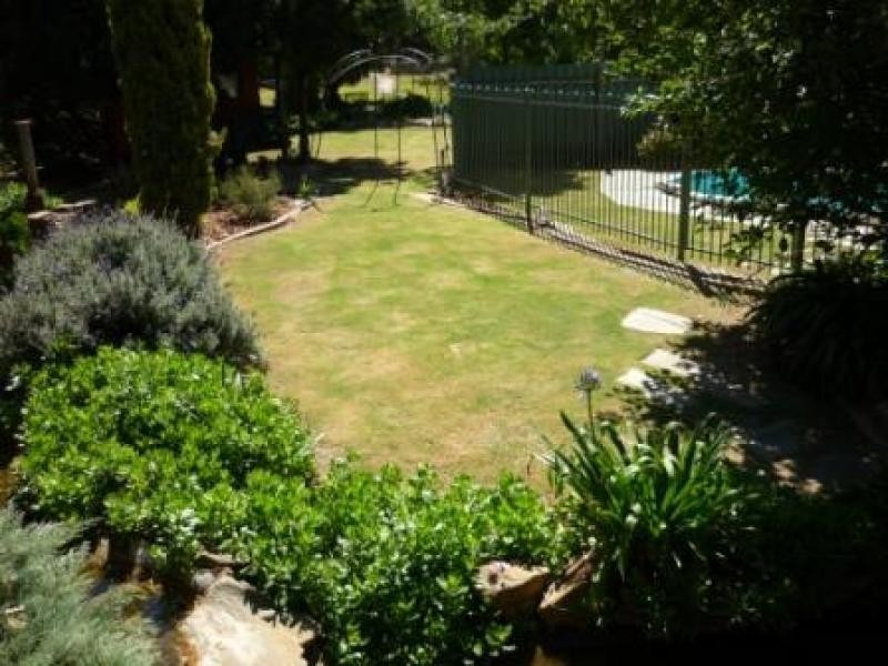 1 The Grove, Burra SA 5417