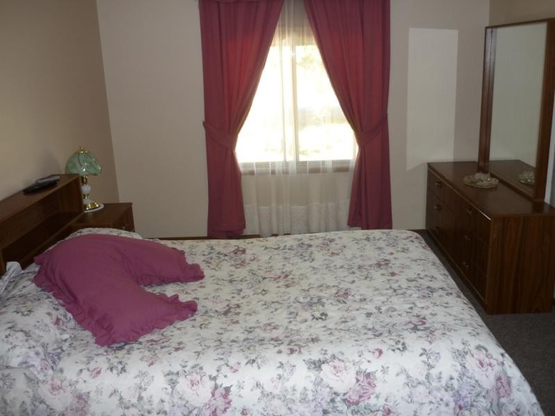 1 The Grove, Burra SA 5417