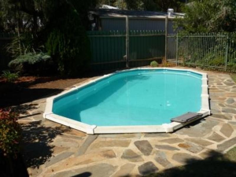 1 The Grove, Burra SA 5417