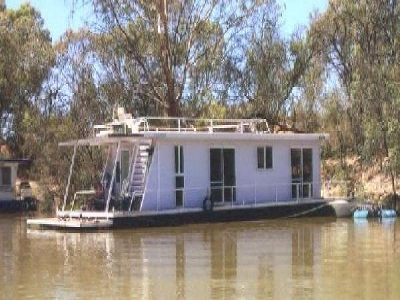 0 HOUSEBOAT MOORED AT YELTA., Mildura VIC 3500
