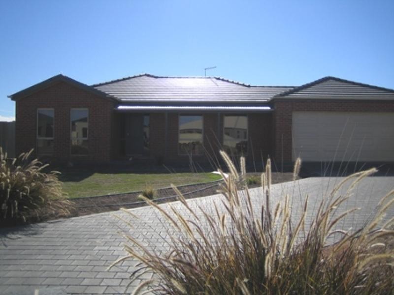 8 Oxley Court, Mildura VIC 3500