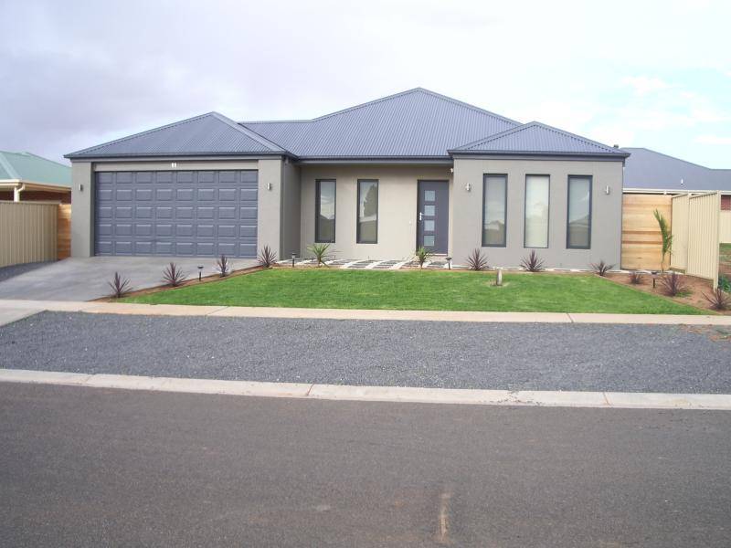 11 DRINGS WAY, Gol Gol NSW 2738