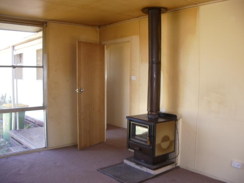 4 VINE COURT, Ouyen VIC 3490