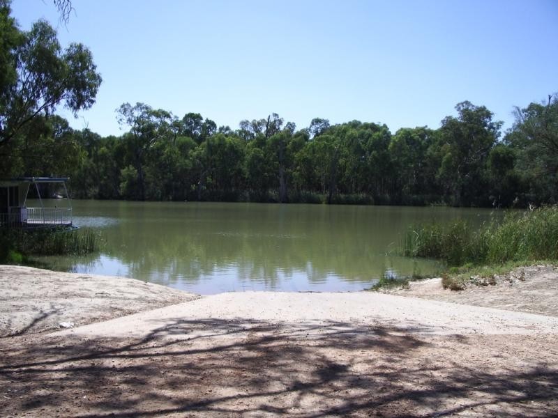 122 BILLABONG ROAD, Nichols Point VIC 3501