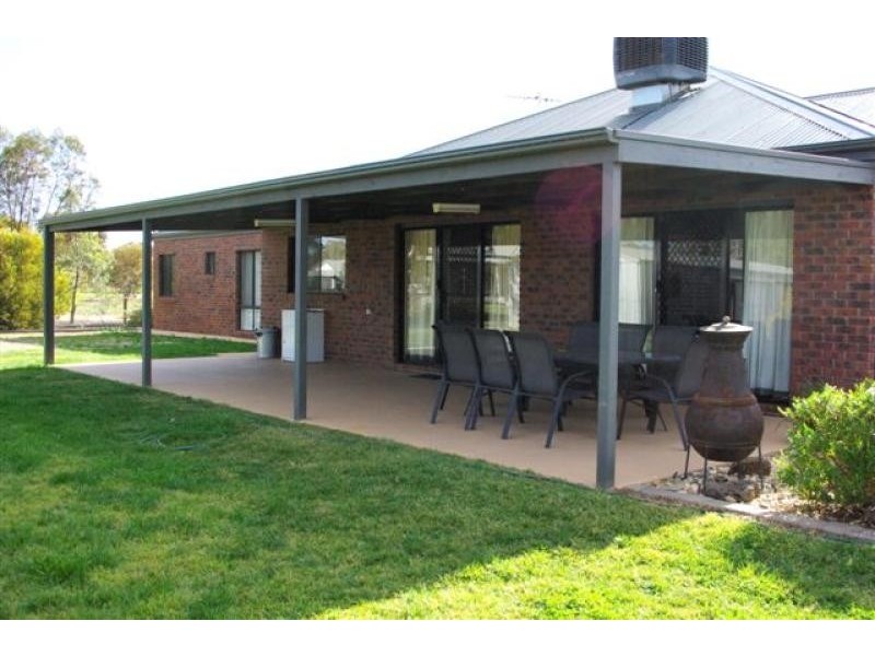 305 McEDWARD STREET, Cabarita VIC 3505