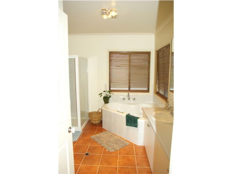 305 McEDWARD STREET, Cabarita VIC 3505