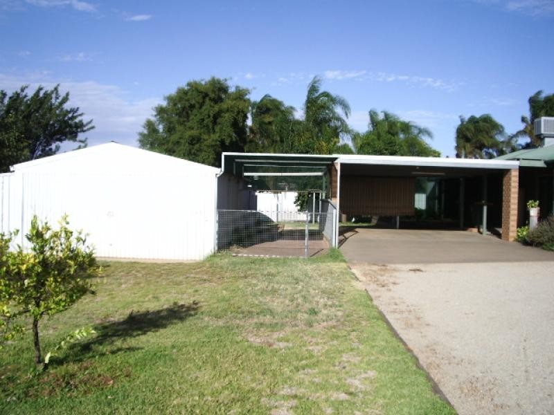 3 MELLIS STREET cnr. AVOCAT AVE, Sunnycliffs VIC 3496