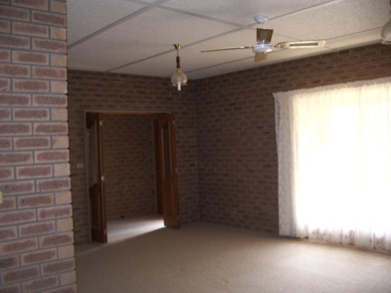 3 MELLIS STREET cnr. AVOCAT AVE, Sunnycliffs VIC 3496