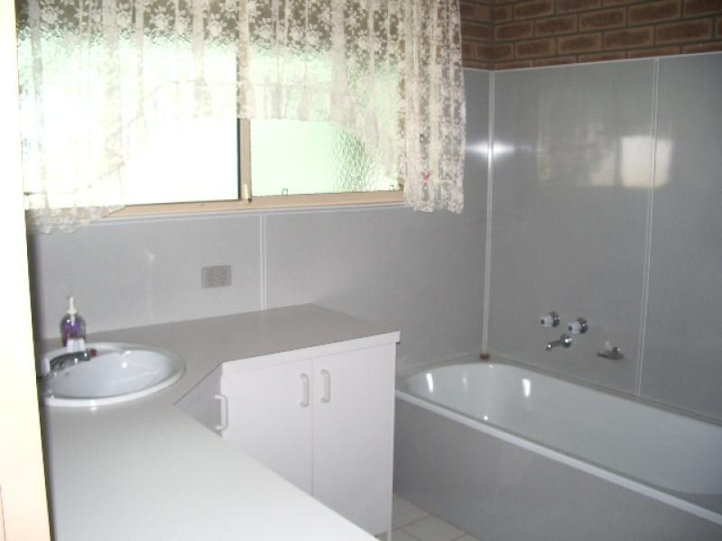3 MELLIS STREET cnr. AVOCAT AVE, Sunnycliffs VIC 3496