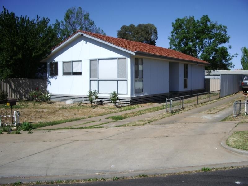 17 WEIR CRESCENT, Mildura VIC 3500