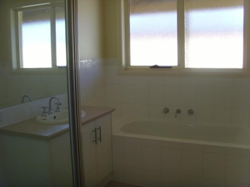 527 WALNUT AVENUE, Mildura VIC 3500