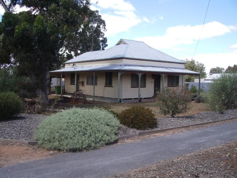 65 FARRELL STREET, Ouyen VIC 3490