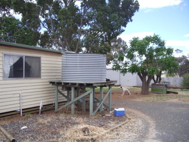 65 FARRELL STREET, Ouyen VIC 3490