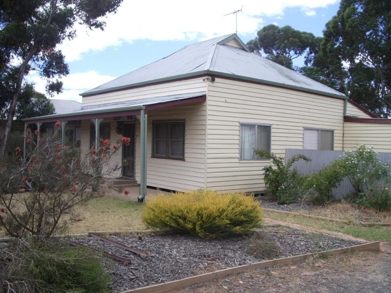 65 FARRELL STREET, Ouyen VIC 3490