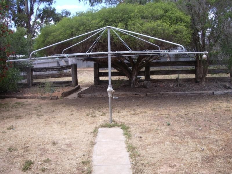 17 HENDERSON STREET, Ouyen VIC 3490