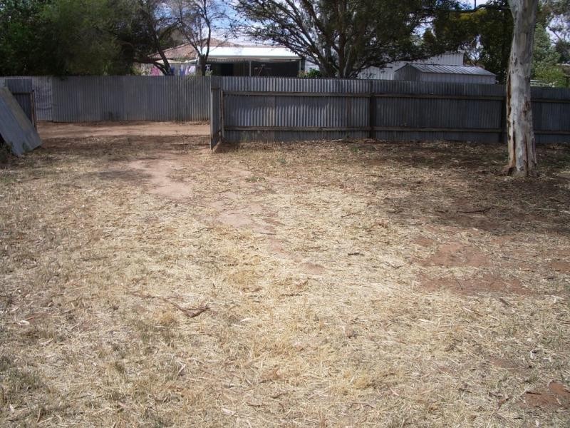 17 HENDERSON STREET, Ouyen VIC 3490