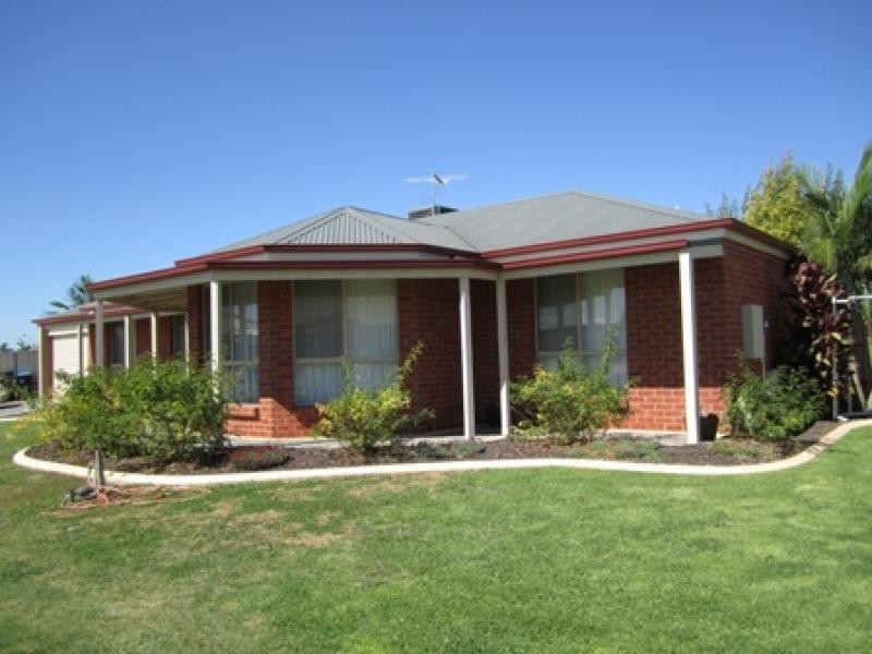 33 CANTERBURY DRIVE, Mildura VIC 3500