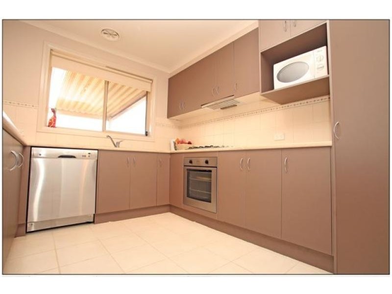 33 CANTERBURY DRIVE, Mildura VIC 3500