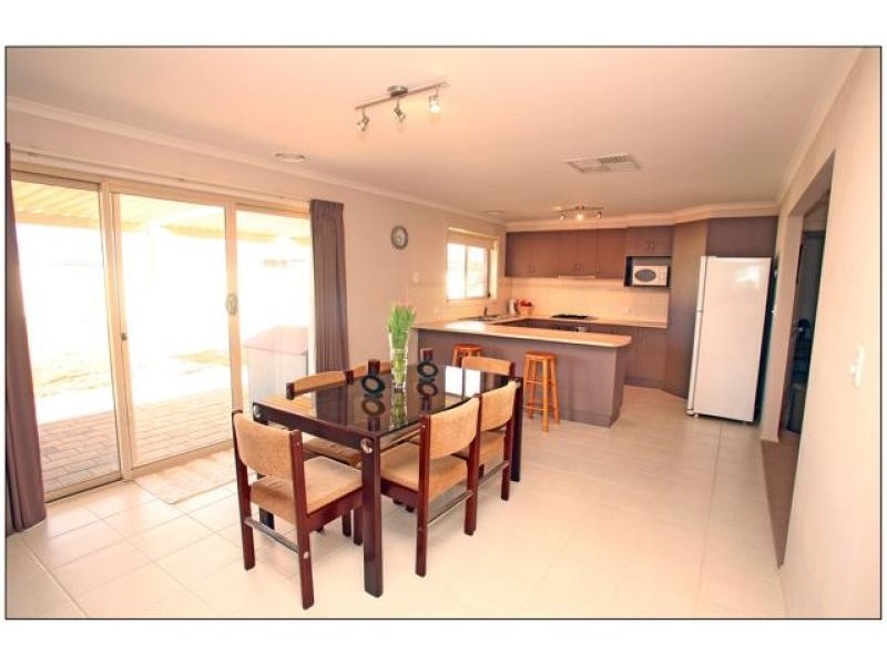 33 CANTERBURY DRIVE, Mildura VIC 3500