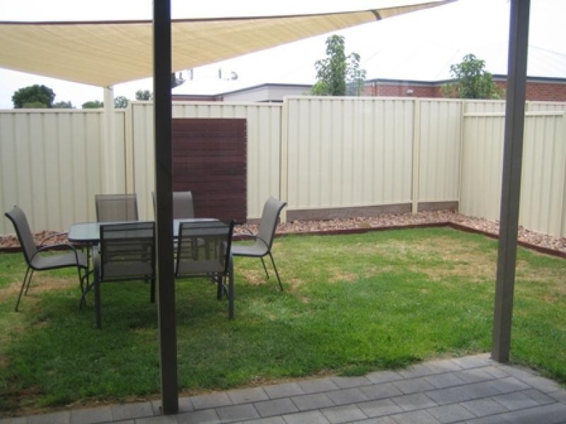 Unit 2/5 JOHN MONASH BOULEVARD, Mildura VIC 3500