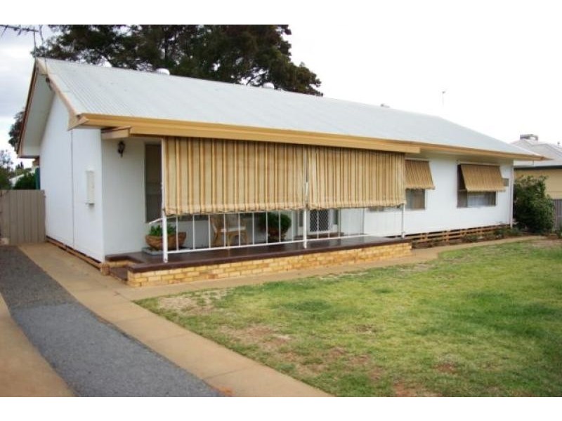 16 NEILPO STREET, Dareton NSW 2717