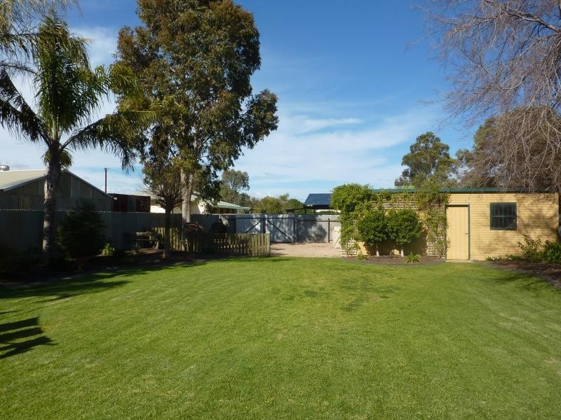 3006 DEAKIN AVENUE, Mildura VIC 3500