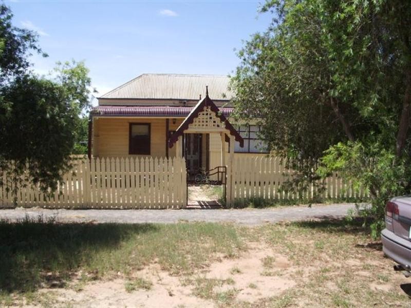 4 Emmet Street, Ouyen VIC 3490