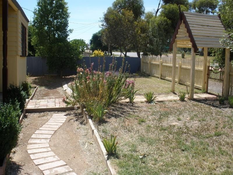 4 Emmet Street, Ouyen VIC 3490
