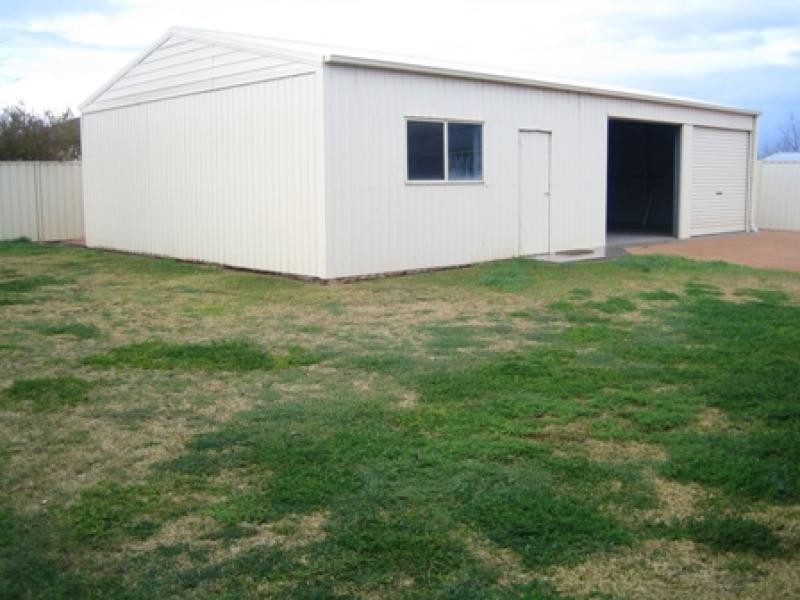 10 Wood Street, Gol Gol NSW 2738