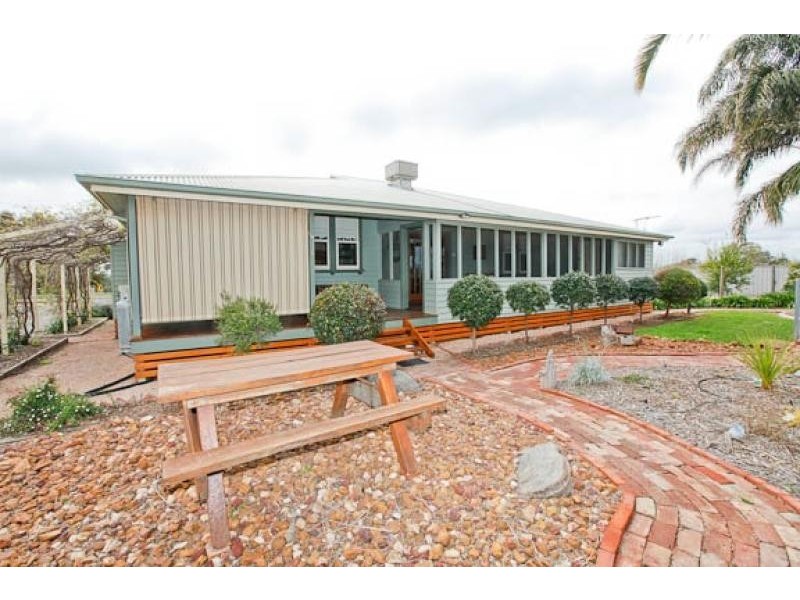 5 Ginquam Avenue, Nichols Point VIC 3501