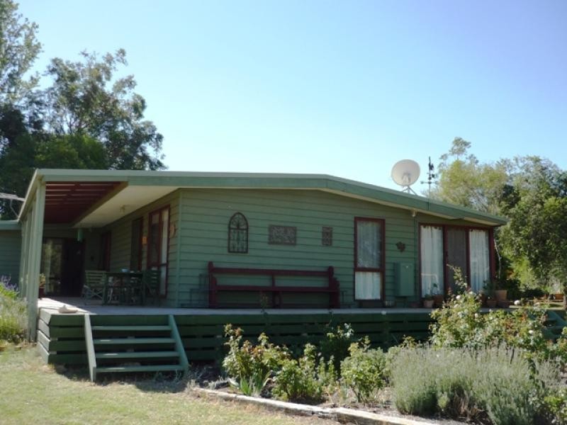 9 Bourke Road, Cardross VIC 3496