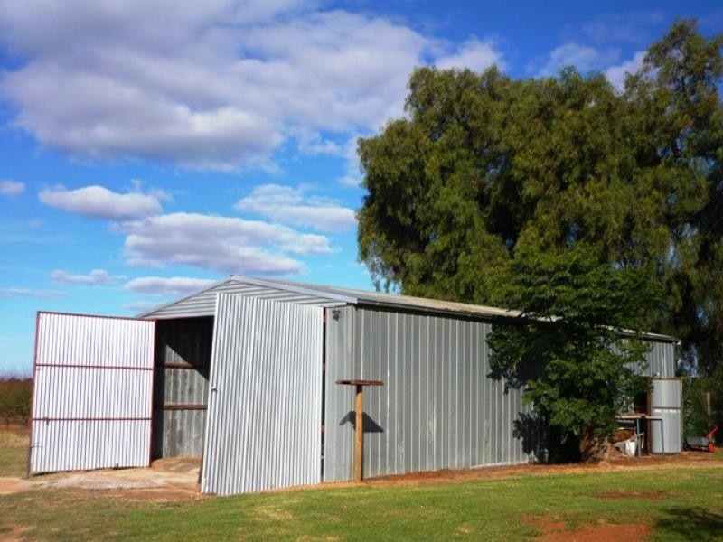 8438 Calder Highway, Red Cliffs VIC 3496