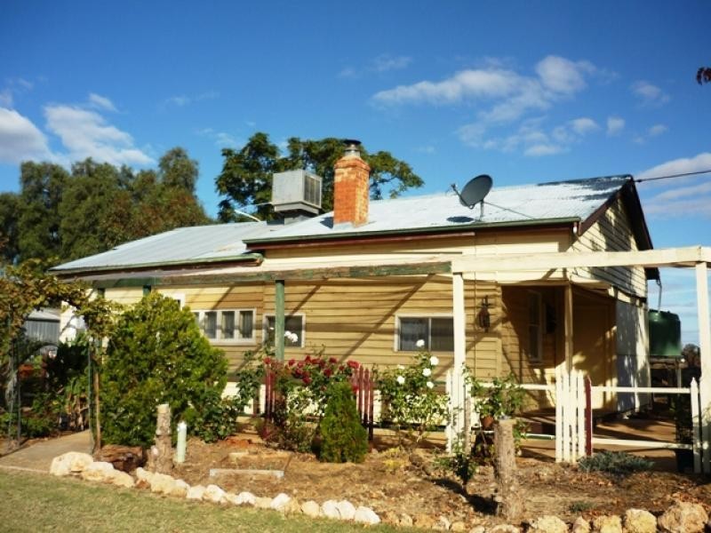 8438 Calder Highway, Red Cliffs VIC 3496