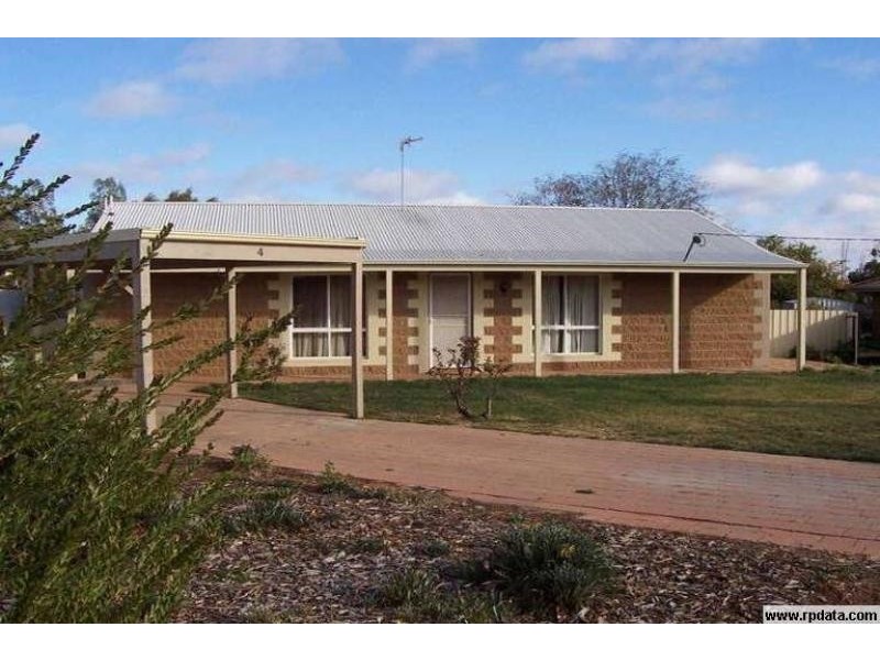 4 DELAMERE COURT, Merbein VIC 3505