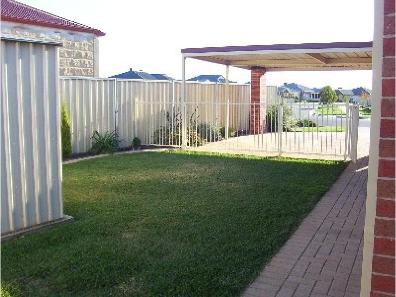 11 MONTANA DRIVE, Mildura VIC 3500