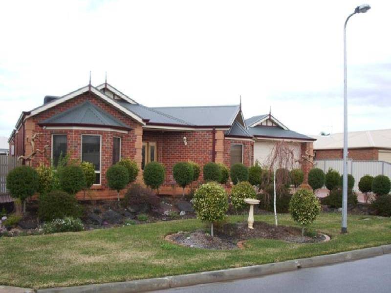 2 BURNSIDE WAY, Mildura VIC 3500