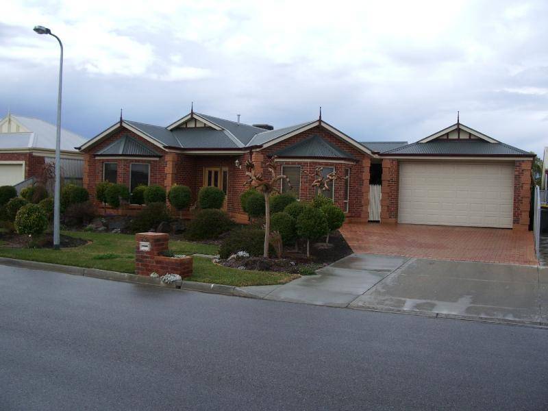 2 BURNSIDE WAY, Mildura VIC 3500